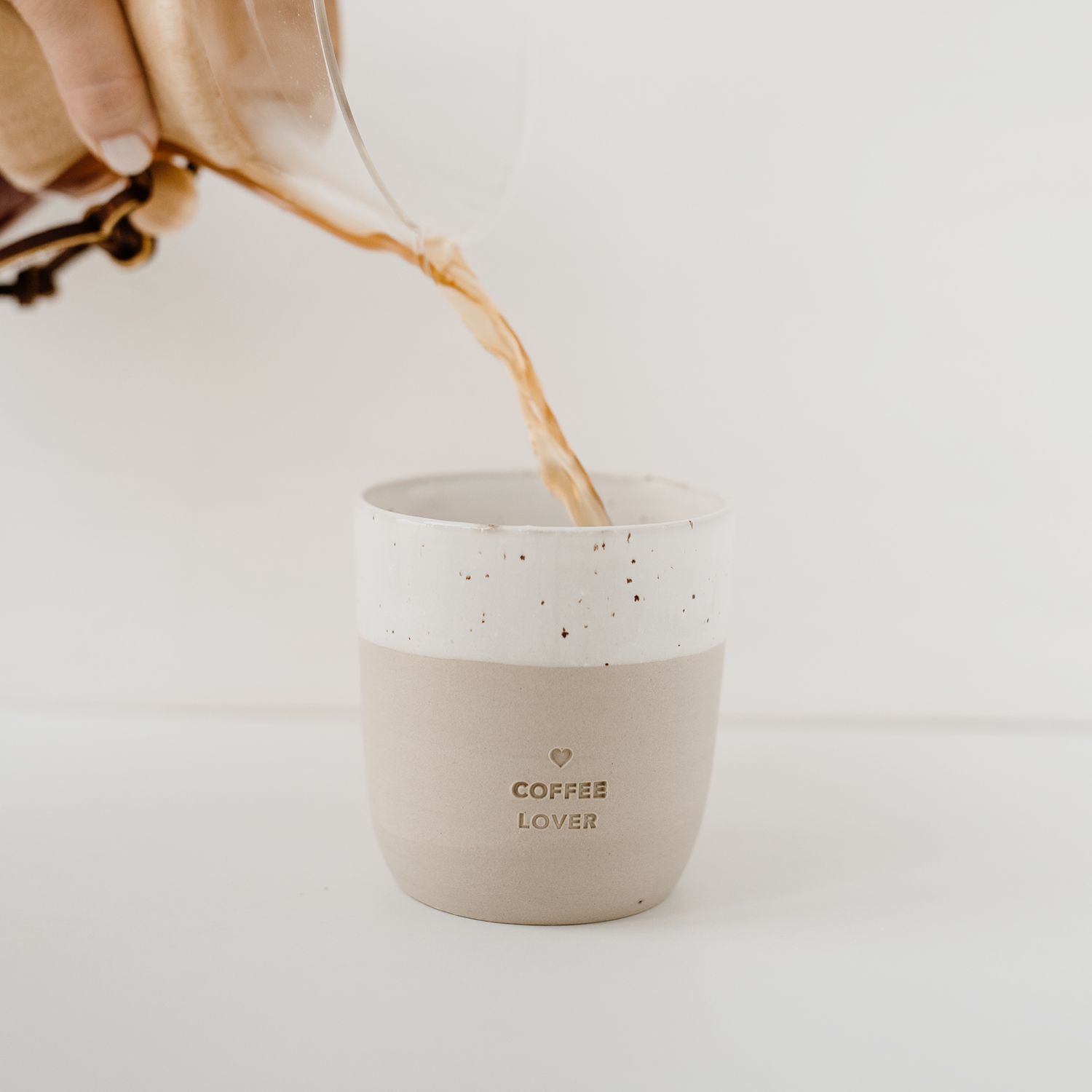 Handgefertigter Steingut Becher Coffeelover